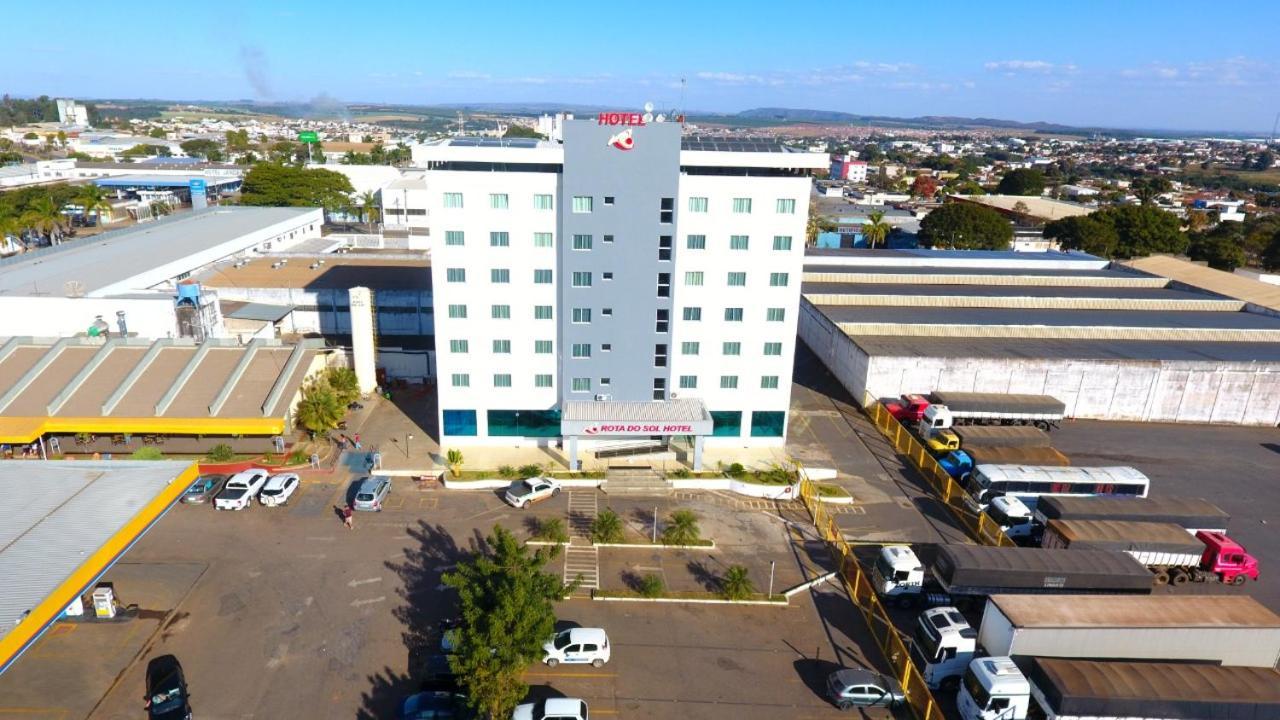 Hotel Rota Do Sol ปาโตรซินิโอ ภายนอก รูปภาพ