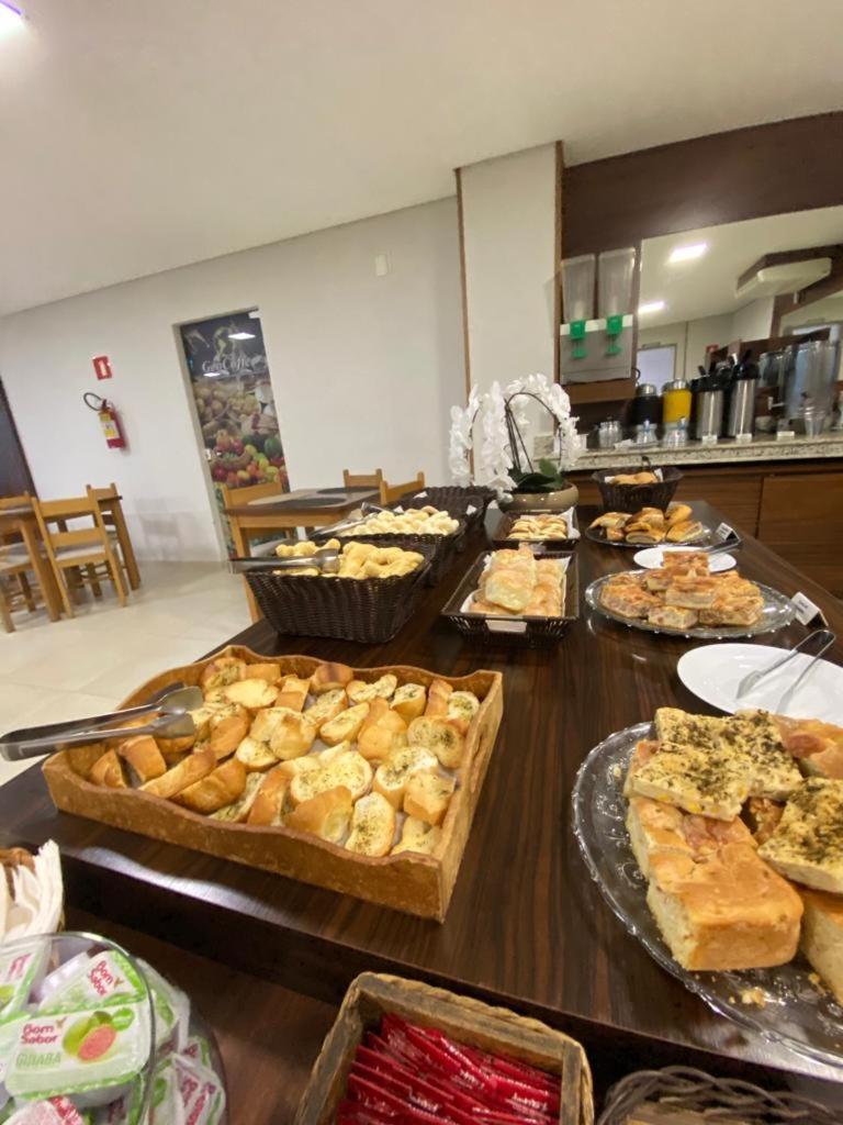 Hotel Rota Do Sol ปาโตรซินิโอ ภายนอก รูปภาพ